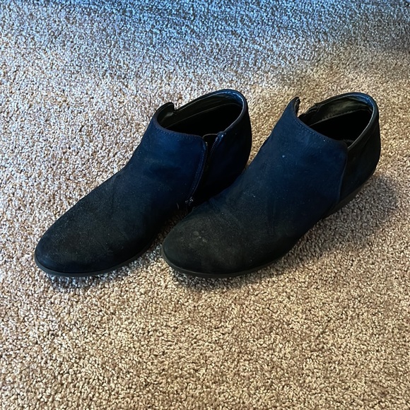 Pullovers and boots - Picture 5 of 6